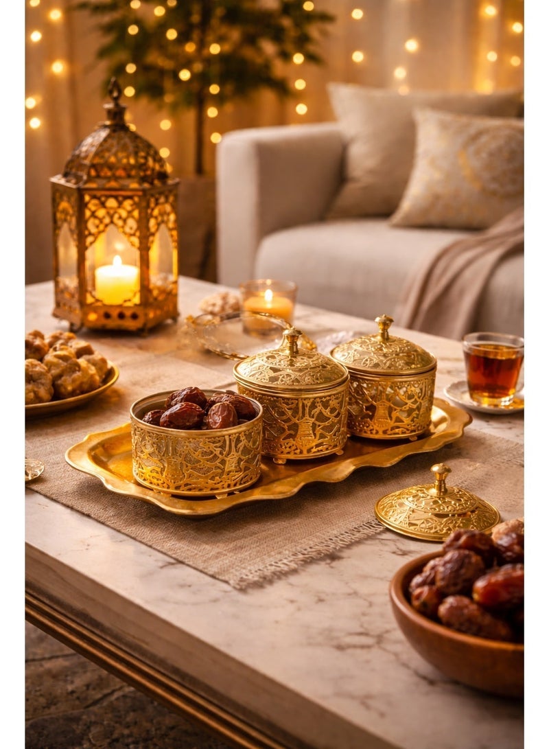 أولودينيز  طقم ضيافة رمضاني فاخر من 4 قطع – قاعدة معدنية مع 3 علب زجاجية بزخارف إسلامية - Image 5